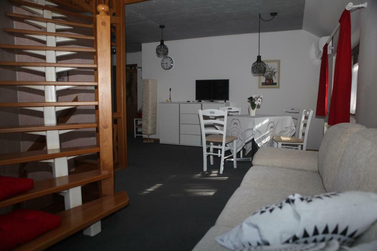 Apartment Fon Blejska Dobrava エクステリア 写真
